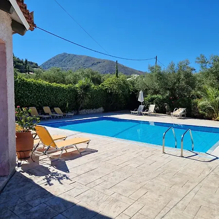 Iliaktida - Private Pool, Garden, Outdoor Kitchen & Bbq *