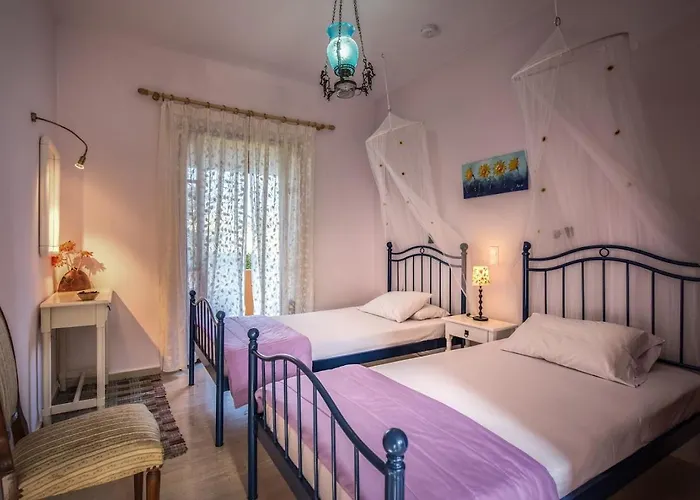 Iliaktida - Private With Large Pool, Garden, Outdoor Kitchen & Bbq