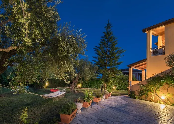 Iliaktida - Private With Large Pool, Garden, Outdoor Kitchen & Bbq 别墅 *