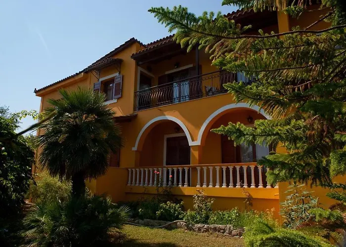Iliaktida - Private With Large Pool, Garden, Outdoor Kitchen & Bbq *
