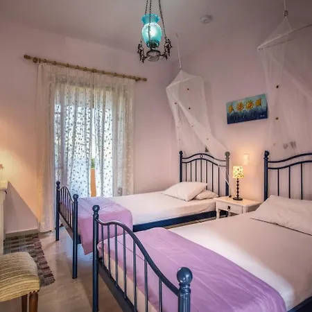 Iliaktida - Private With Large Pool, Garden, Outdoor Kitchen & Bbq