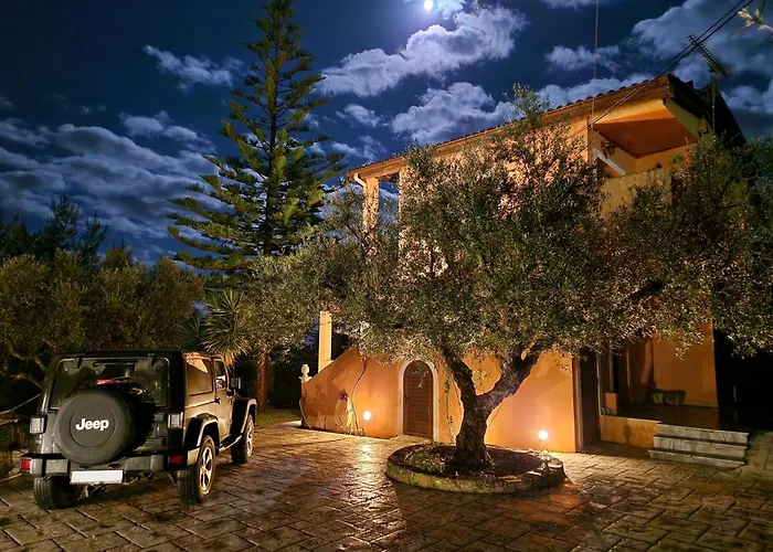 וילה Iliaktida - Private With Large Pool, Garden, Outdoor Kitchen & Bbq *