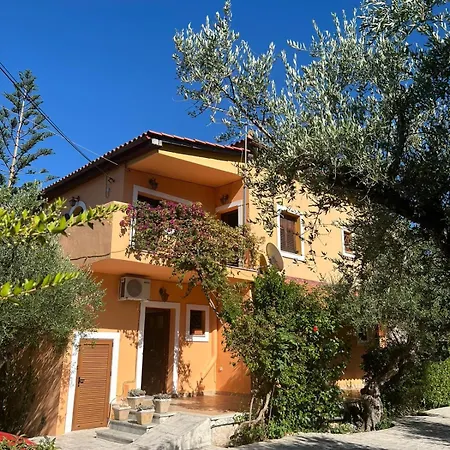 Iliaktida - Private With Large Pool, Garden, Outdoor Kitchen & Bbq