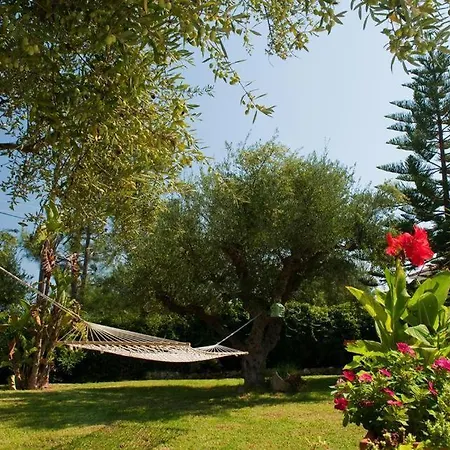 Iliaktida - Private With Large Pool, Garden, Outdoor Kitchen&bbq Villa *