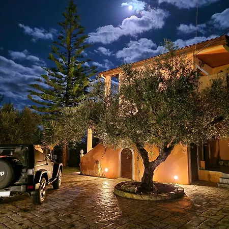 וילה Iliaktida - Private With Large Pool, Garden, Outdoor Kitchen & Bbq *