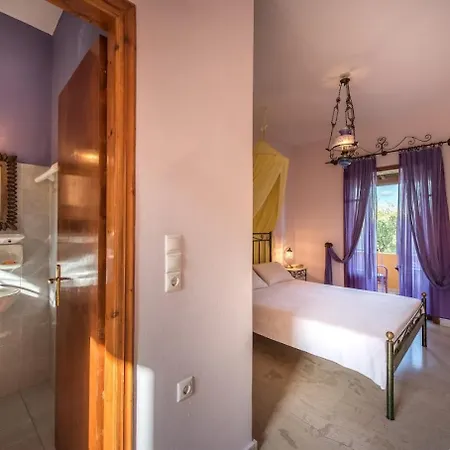 Iliaktida - Private With Large Pool, Garden, Outdoor Kitchen&bbq *