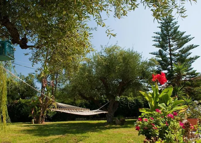Iliaktida - Private With Large Pool, Garden, Outdoor Kitchen & Bbq Villa *