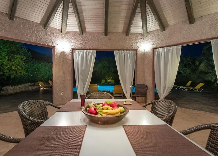 Iliaktida - Private With Large Pool, Garden, Outdoor Kitchen & Bbq * Lithakia (Zakynthos)